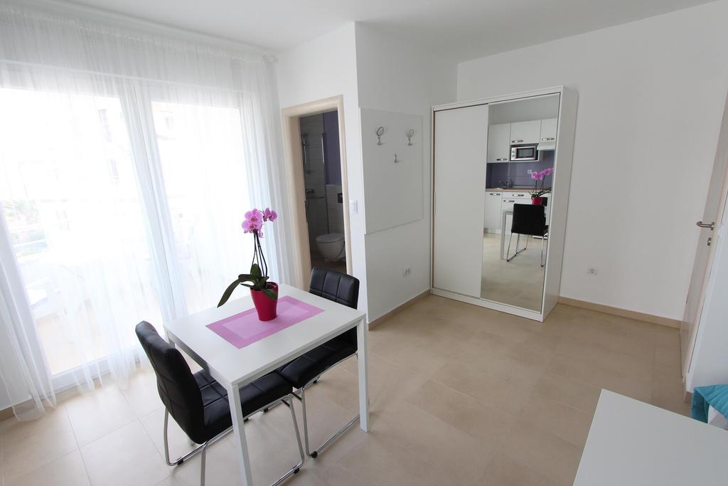 Studio Emanuel โรวีน ภายนอก รูปภาพ