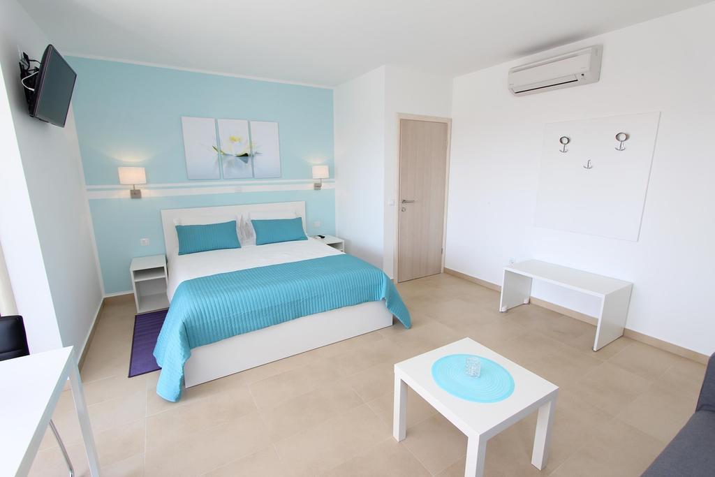 Studio Emanuel โรวีน ภายนอก รูปภาพ
