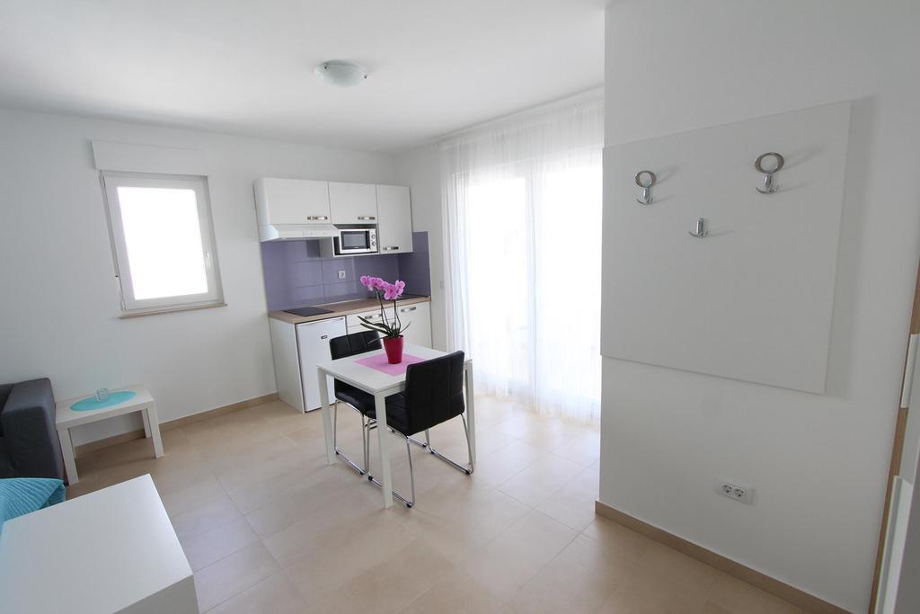 Studio Emanuel โรวีน ภายนอก รูปภาพ