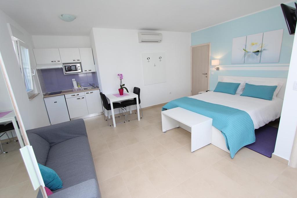 Studio Emanuel โรวีน ภายนอก รูปภาพ