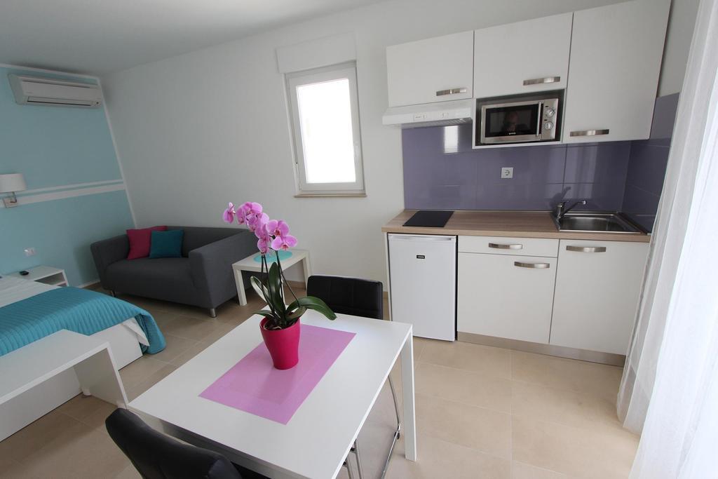 Studio Emanuel โรวีน ภายนอก รูปภาพ